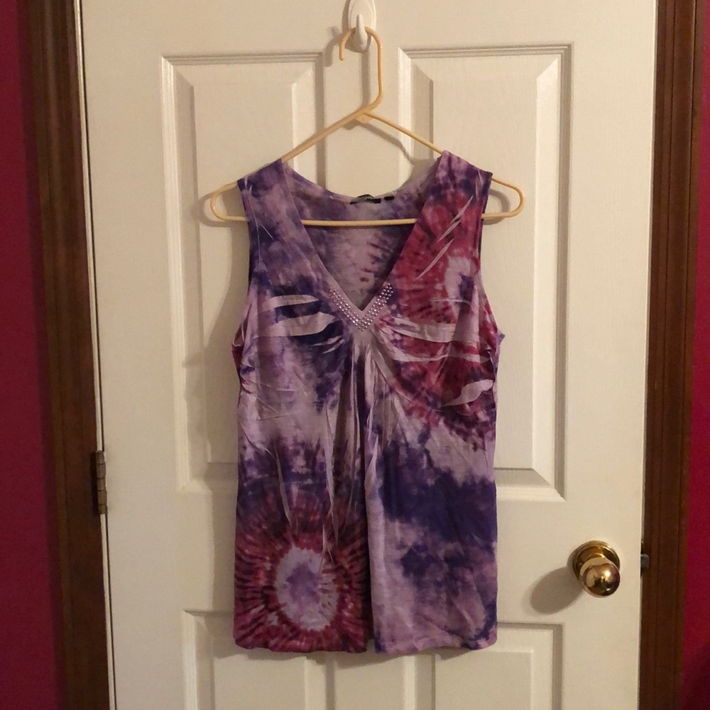 Sleeveless shirt